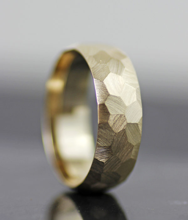 mm yellow gold faceted band