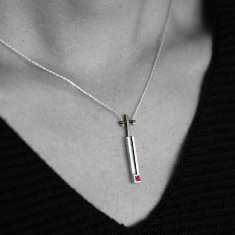 two stripes pendant with umba on model