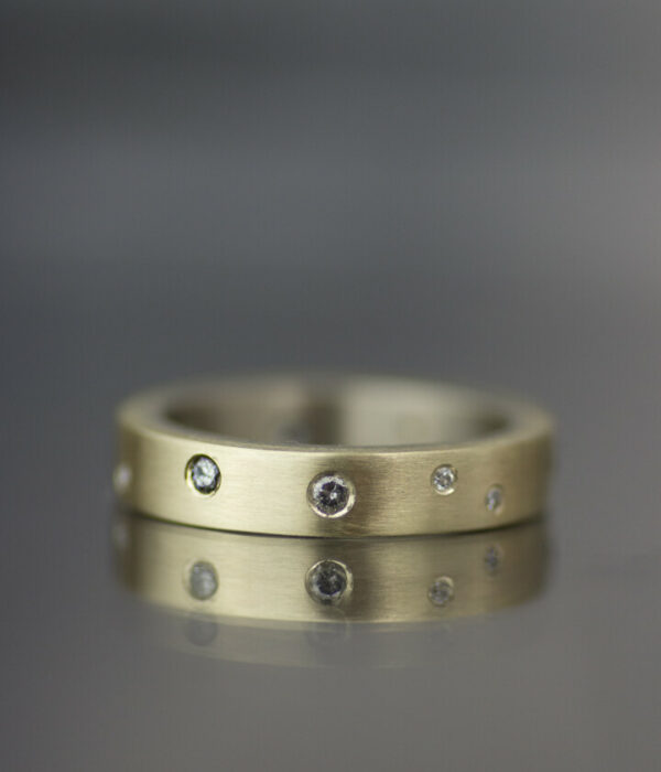 salt and pepper diamond inside out mixed metals wedding band front